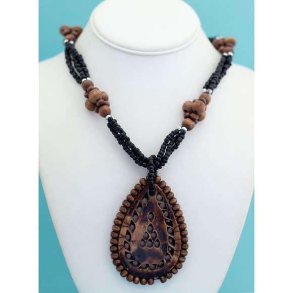 Vintage Wooden Elegant Design Necklace 24 1/2 inch - R4 - Picture 3 of 4